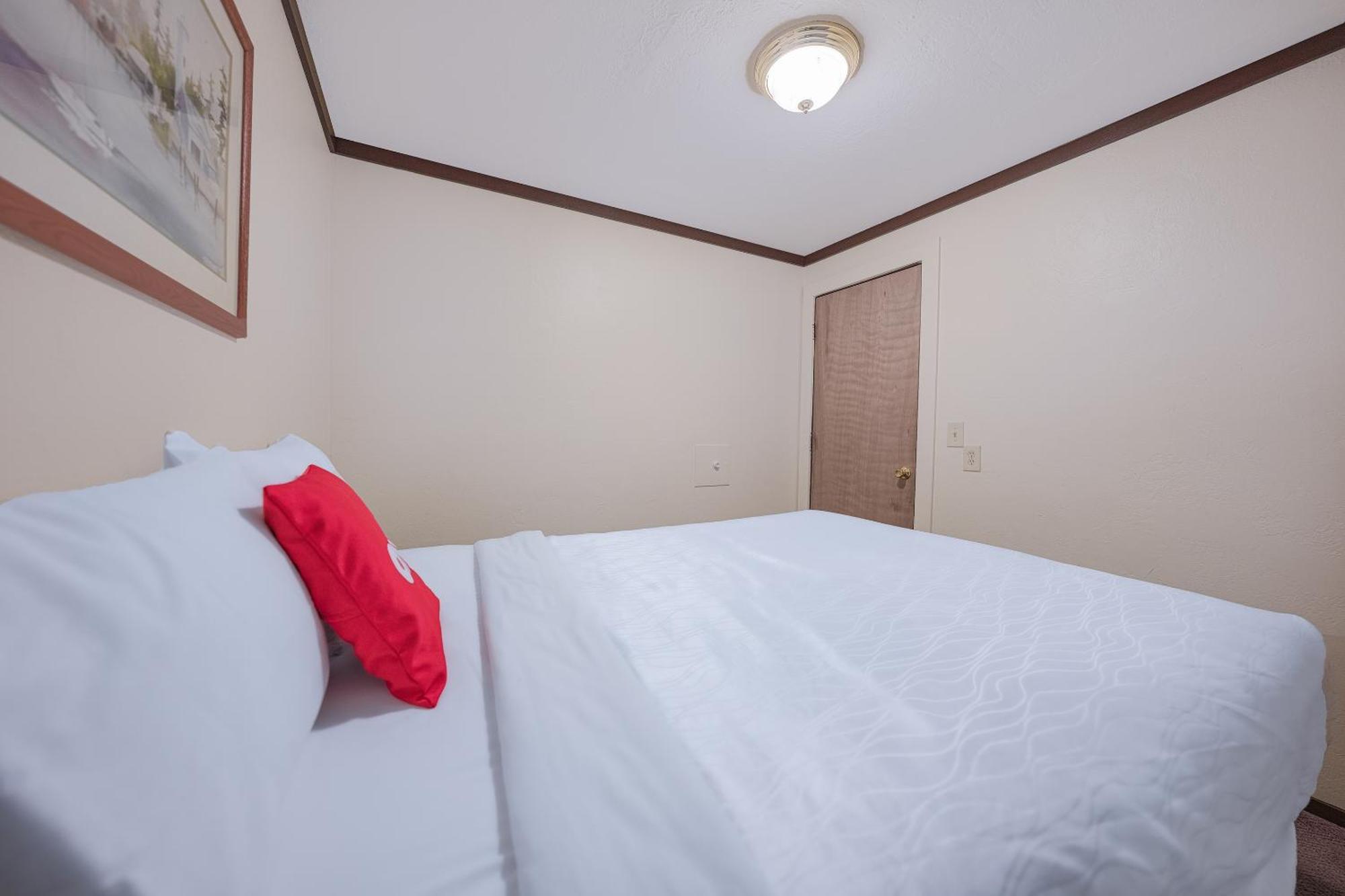 Oyo Hotel Portland Or Near Airport Грешам Екстериор снимка