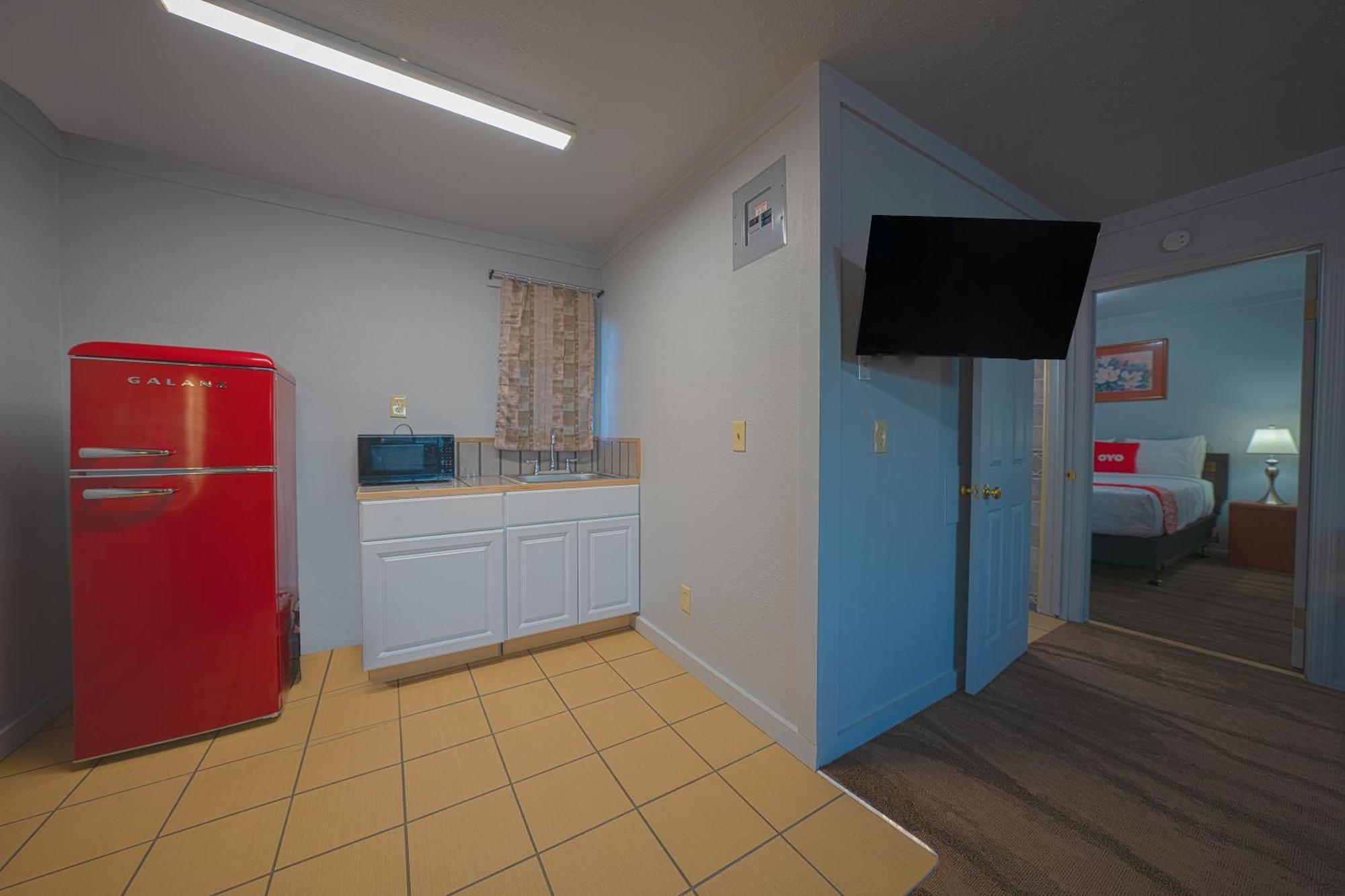 Oyo Hotel Portland Or Near Airport Грешам Екстериор снимка