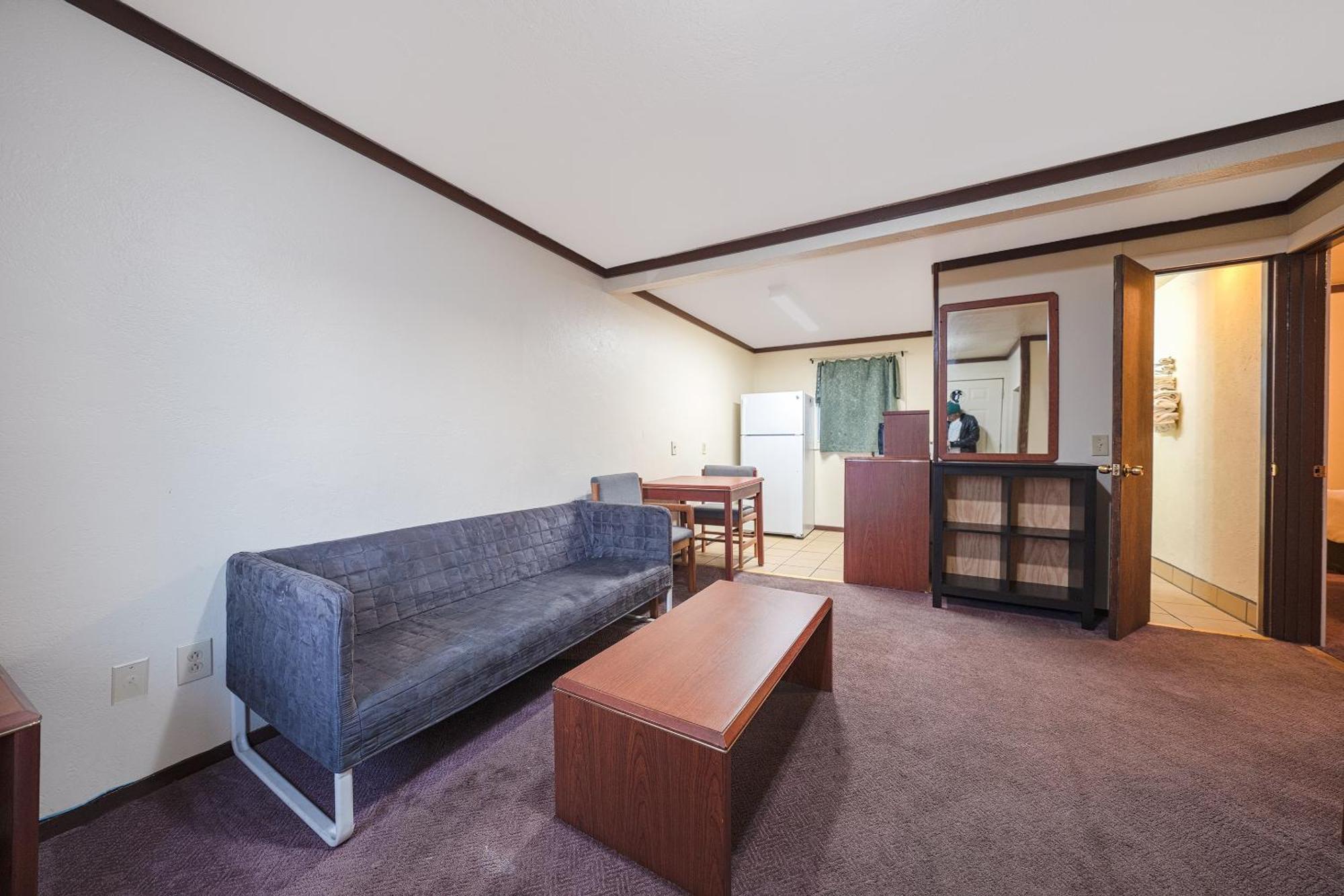 Oyo Hotel Portland Or Near Airport Грешам Екстериор снимка