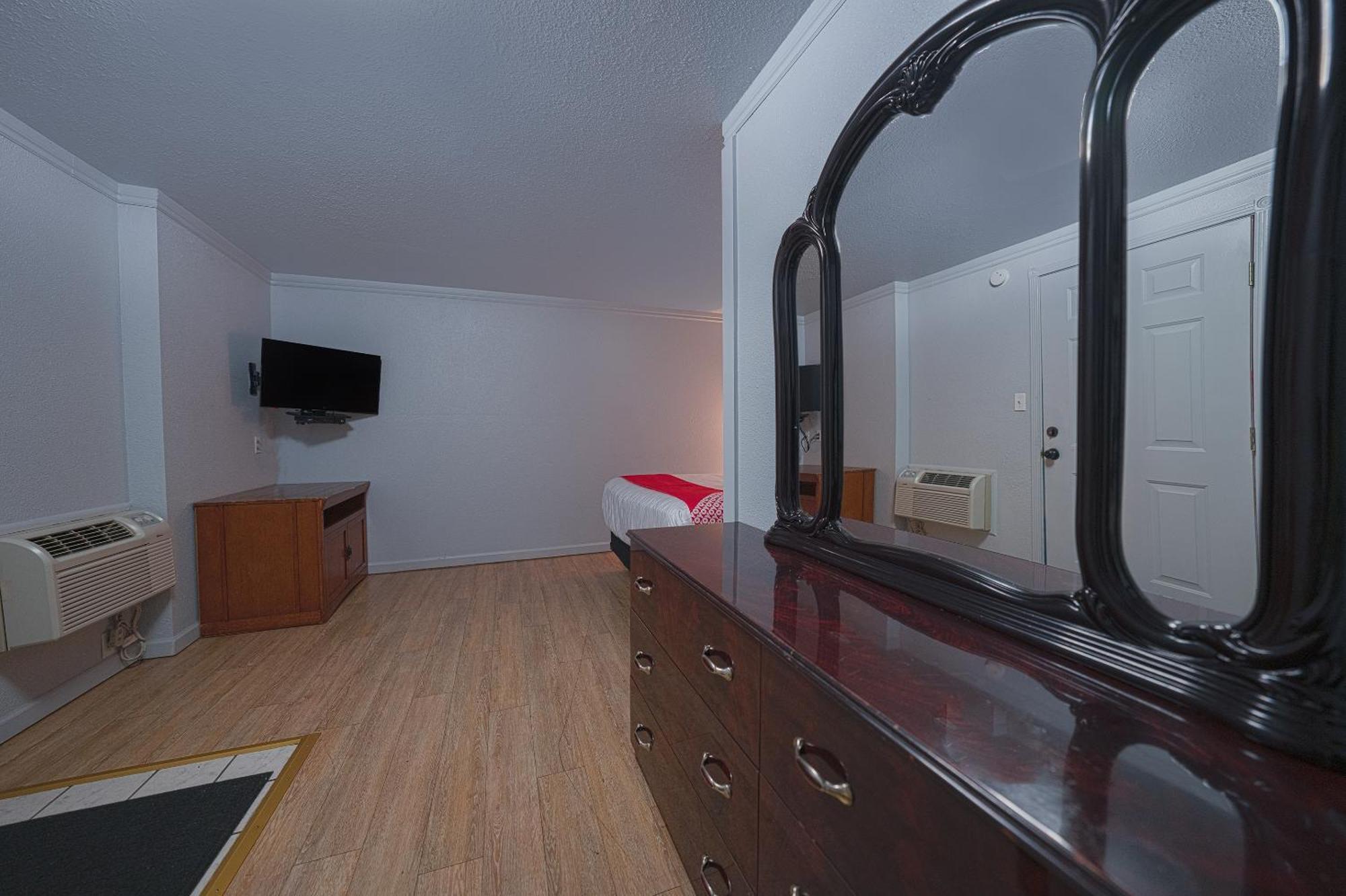 Oyo Hotel Portland Or Near Airport Грешам Екстериор снимка