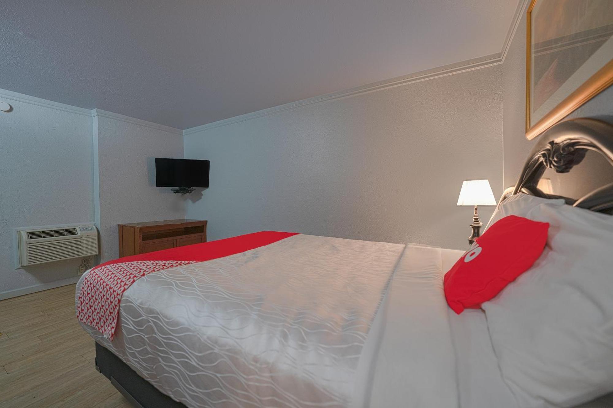 Oyo Hotel Portland Or Near Airport Грешам Екстериор снимка