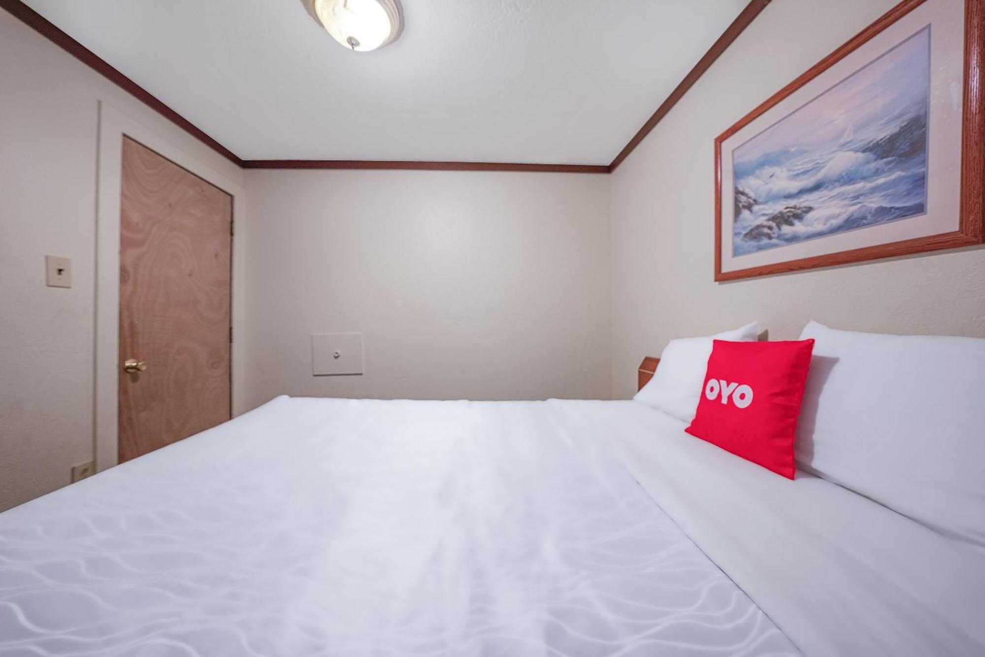 Oyo Hotel Portland Or Near Airport Грешам Екстериор снимка